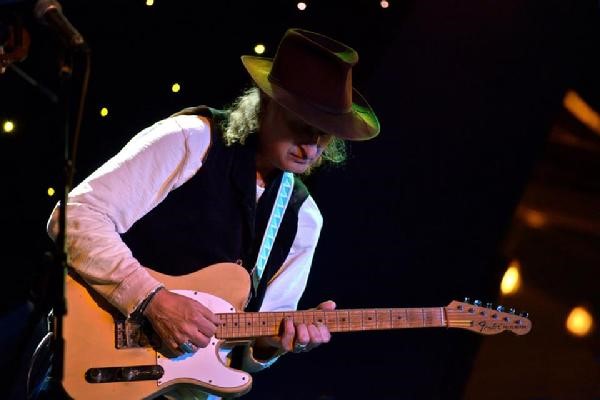Guitarist Van Manakas