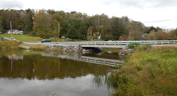 willi hill bridge over body of water