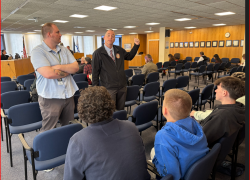 DA Investigator Scott Kinne talking with Eldred students